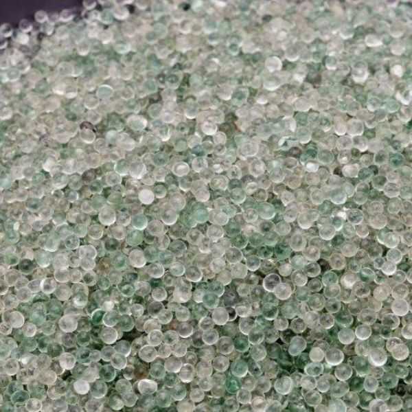 Jateamento com Microesferas de Vidro para Limpeza de Superfícies.
