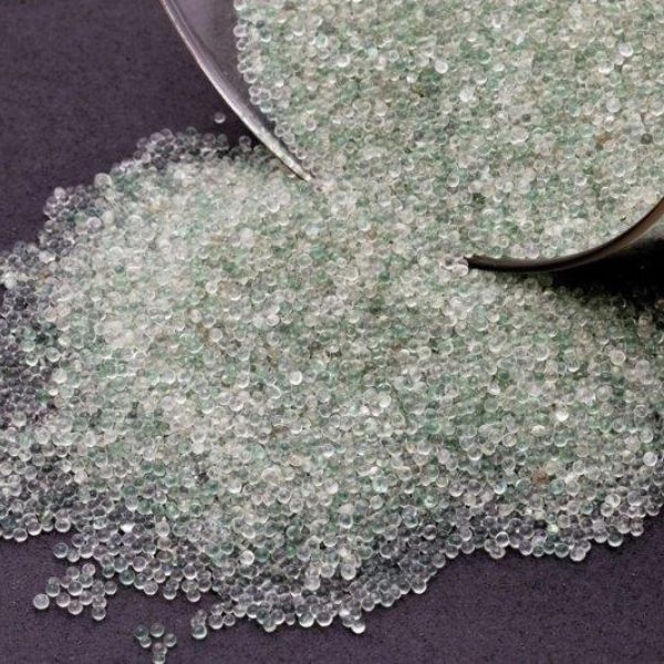 Jateamento com Microesferas de Vidro para Limpeza de Superfícies.