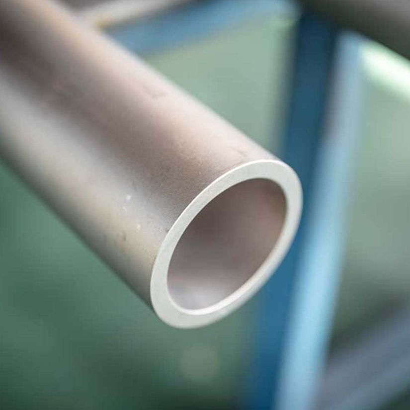 Jateamento Abrasivo e Shot Peening:  Qual o Melhor para seu Projeto?