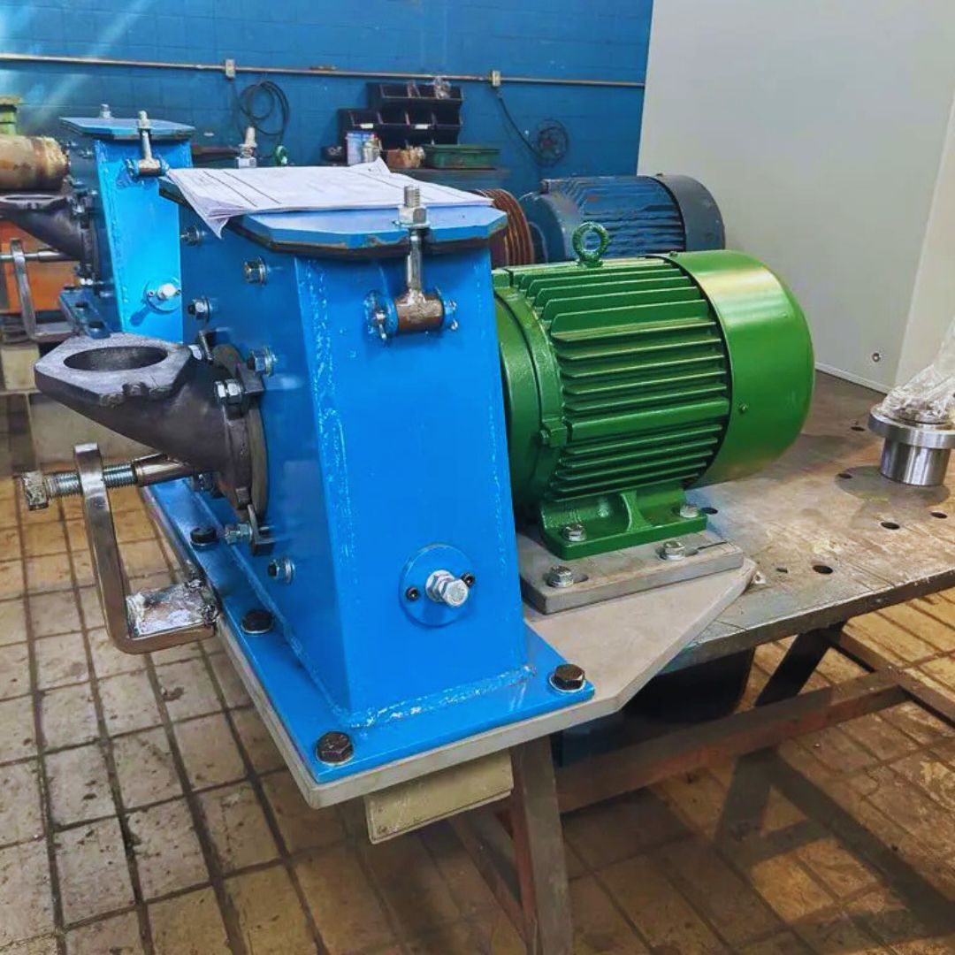 As turbinas para jateamento desempenham um papel crucial em máquinas de jateamento, utilizando energia cinética para limpar e preparar superfícies de forma eficaz.