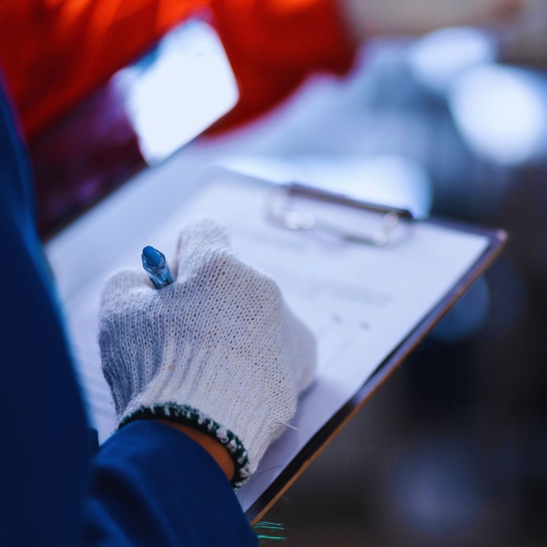 Os contratos de manutenção desempenham um papel crucial para as máquinas de jateamento.